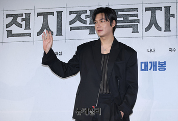 [포토] 외국팬 몰고 등장한 이민호
