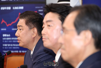 [포토] 김병기 민주당 원내대표, 강훈식 비서실장·우상호 정무수석 접견
