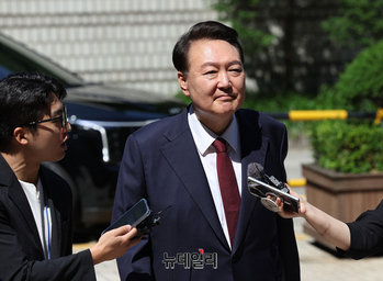 [포토] 법정 출석하는 윤석열 전 대통령