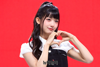 [영상] 베이비돈크라이 쿠미 '깜찍 하트'