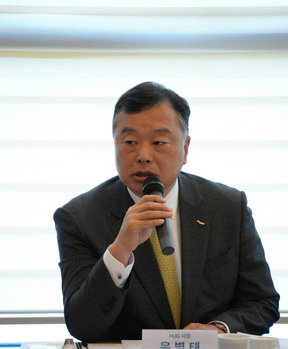 경평發 李 정부 낙하산 신호탄인가 … HUG 사장, 2년 연속 낙제에 전격 사의
