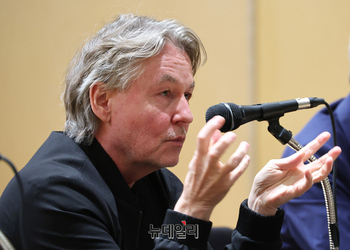 [영상] 내한공연 앞둔 마에스트로 '에사페카 살로넨'