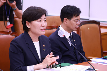 [포토] 국회 출석한 송미령 농림축산식품부 장관