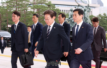 [포토] 국회 향하는 이재명 대통령