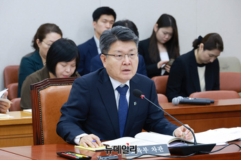 [포토] 답변하는 오석환 교육부 차관