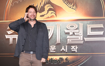 [영상] '쥬라기 원드' 연출한 가렛 에드워즈 감독
