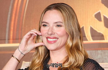 [영상] 쥬라기월드 스칼렛 요한슨 'K-볼하트'