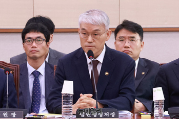 [포토] 법사위서 답변하는 천대엽 법원행정처장