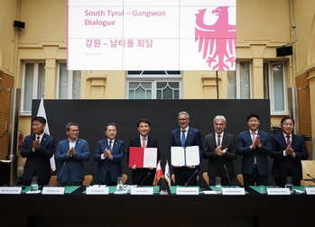 김진태, 이탈리아 라이트너社와 MOU … 친환경 케이블카 사업 박차