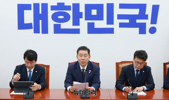 [포토] 정책조정회의 참석한 김병기 민주당 원내대표