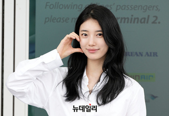 [영상] 수지 '출국하며 볼하트'