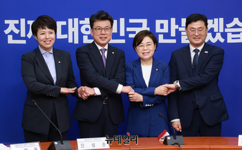 [포토] 상견례 하는 여·야 정책위의장