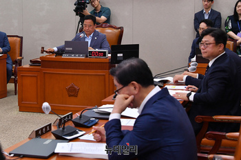 [포토] 의사진행 하는 어기구 농해수위원장