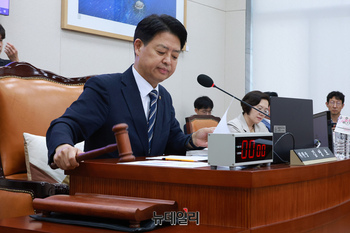 [포토] 이진숙 교육부장관 후보자 인사청문요청안 상정