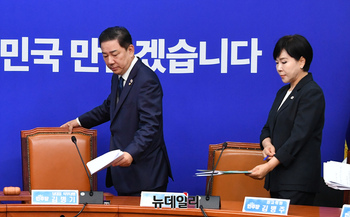 [포토] 최고위 참석하는 민주당 지도부