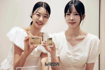 [포토] 신세계백화점 "한국 최초 백화점 상징성 담은 '골드바' 만나보세요"