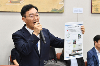 [포토] 답변하는 장신호 서울교대 총장