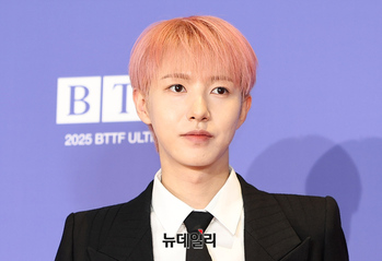 [포토] NCT DREAM 런쥔 '호버보드 타고 과거로'