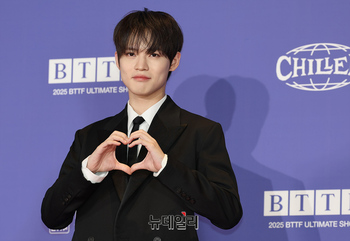 [포토] NCT DREAM 천러 "더블 타이틀로 컴백합니다"