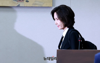 [포토] 청문회 출석하는 이진숙 사회부총리 후보자