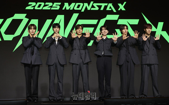 [포토] 데뷔 10주년 맞은 완전체 '몬스타엑스'