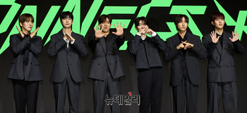 [포토] 10주년 맞은 몬스타엑스 "새 앨범 9월 초에 나옵니다"