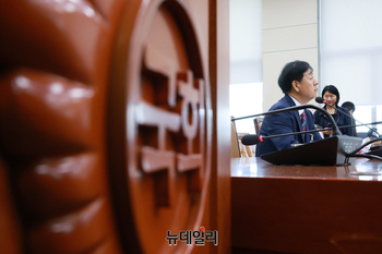 [포토] 의원들의 질의에 답하는 구윤철 경제부총리