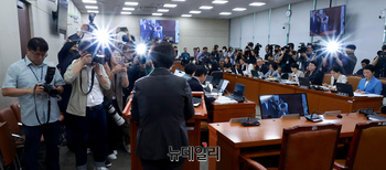 [포토] 모두발언 하는 정은경 보건복지부 장관 후보자