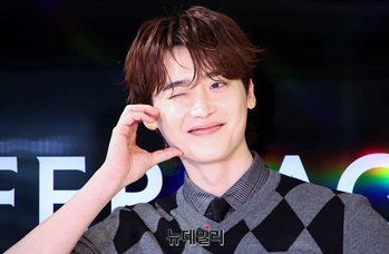 [영상] 이종석 '윙크 볼하트'