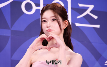 [영상] 츠키 '귀엽게 하트'