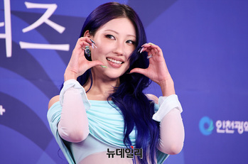 [영상] 이사배 '개성 넘치는 패션'