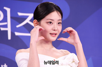 [영상] 정수빈 '하트가 두배'