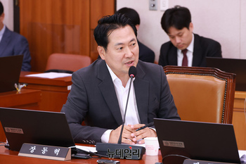 [포토] 대체 토론하는 장동혁 국민의힘 의원  