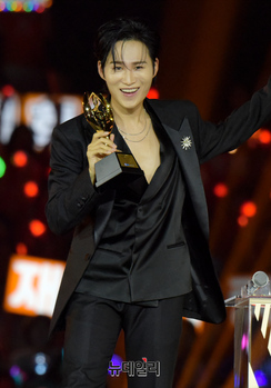 [포토] 수상소감 밝히는 김희재