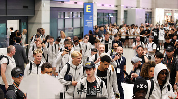 [포토] 입국하는 토트넘 선수단 