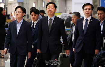 [포토] 귀국하는 구윤철·김정관·여한구