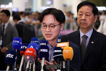 [포토] '관세 협상' 관련 답변하는 김정관 산업부 장관