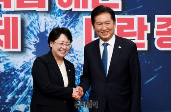 [포토] 김선민 조국혁신당 대표 권한대행 만난 정청래 민주당 대표