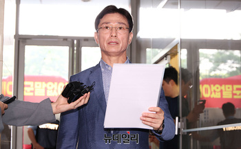 [포토] 입장 밝히는 임성근 전 사단장 