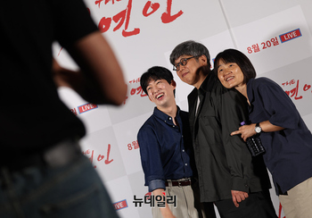 [포토] 기념촬영하는 영화 '더자연인' 주연배우들