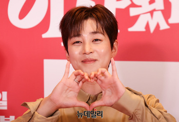 [영상] 포토타임 갖는 딘딘