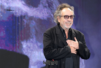 [영상] 웬즈데이 시즌2, 방한한 '팀 버튼' 감독