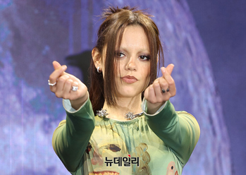 [영상] 웬즈데이 '제나 오르테가' 자신감 넘치는 포즈