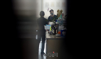 [포토] 경찰, 이춘석 의원실 압수수색