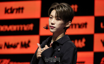 [영상] 아이덴티티 유네버멧 김도훈 '시크한 눈빛'