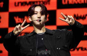 [영상] 아이덴티티 유네버멧 김주호 '신나는 포토타임'