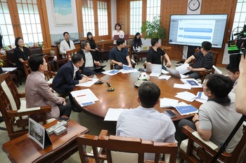 강원도, 전국 최초 '대화 가능' AI 당직원 도입 … 김진태 