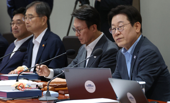 국정과제에 쓸 210兆 재원, 비현실적 조달 방안에 또 적자국채?… 재정위기 부를라