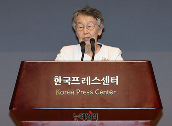 [포토] 우남이승만장학금 수여식, 인사말하는 이인호 명예교수