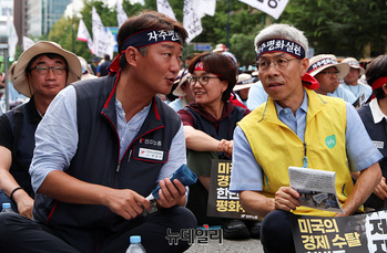 [포토] 대화 나누는 양경수-권영국 